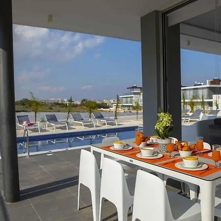 Brand New Luxurious With Pool Πρωταράς