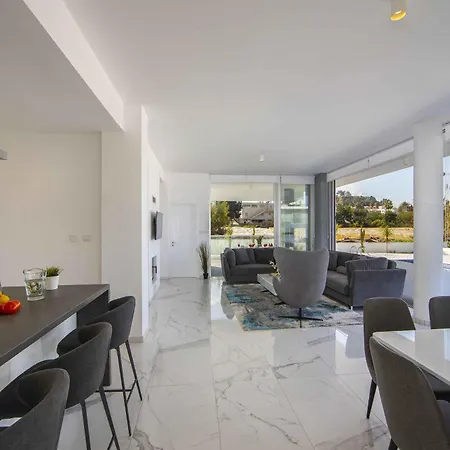 Βίλα Brand New Luxurious With Pool Πρωταράς